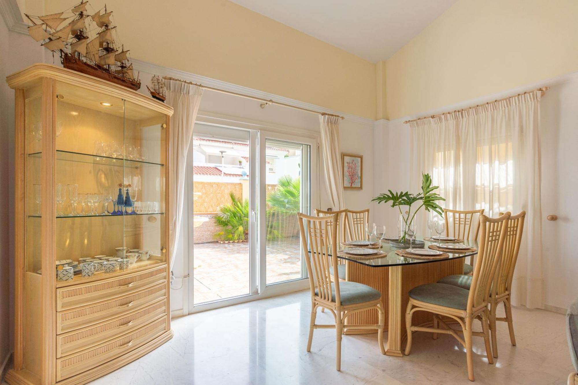 Villa Valentina - Renovated On Los Alamos Beach Torremolinos Zewnętrze zdjęcie
